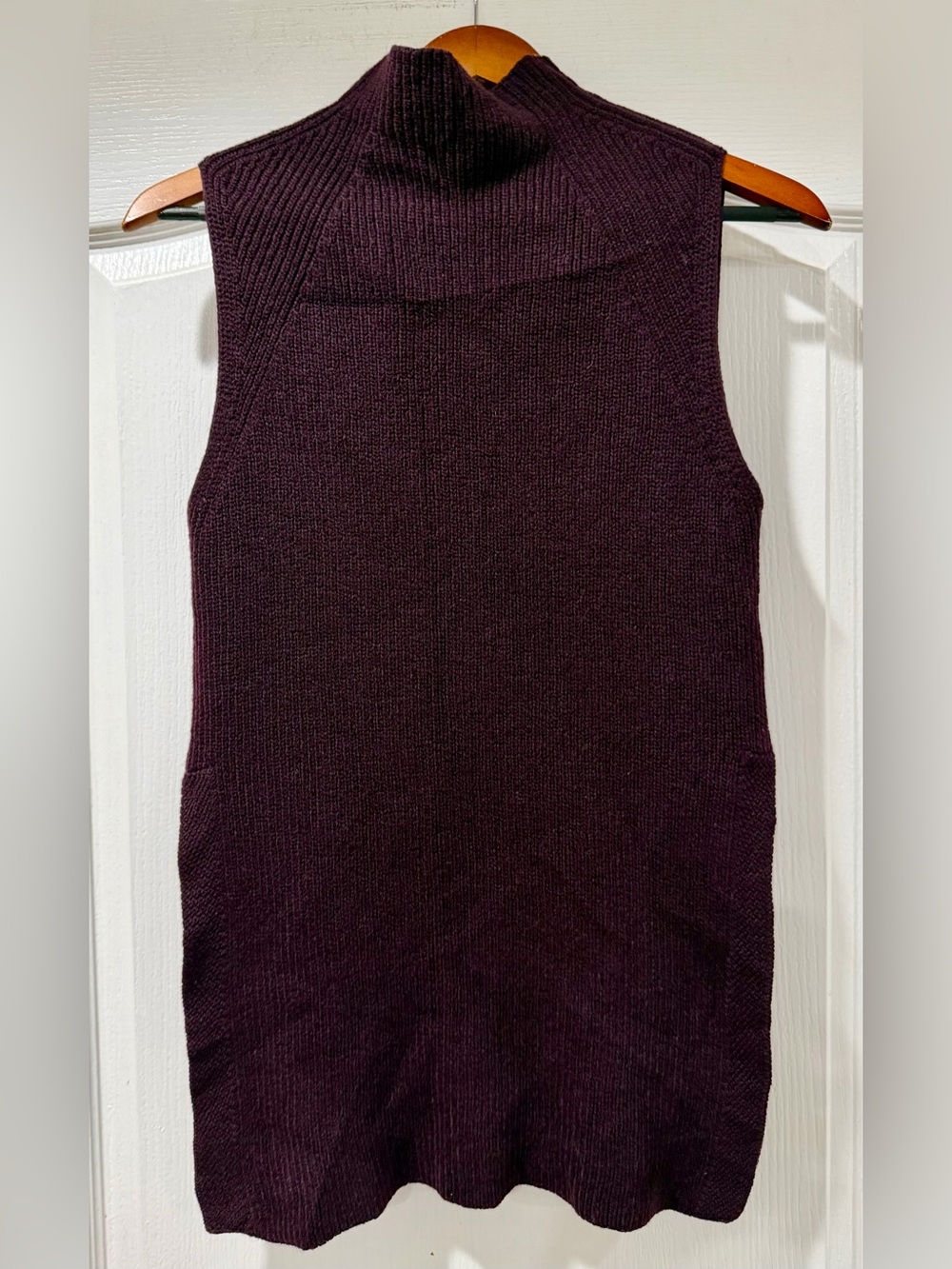 Wilfred Aritzia Durandal Mock Neck Wool Sleeveless Sweater size M
